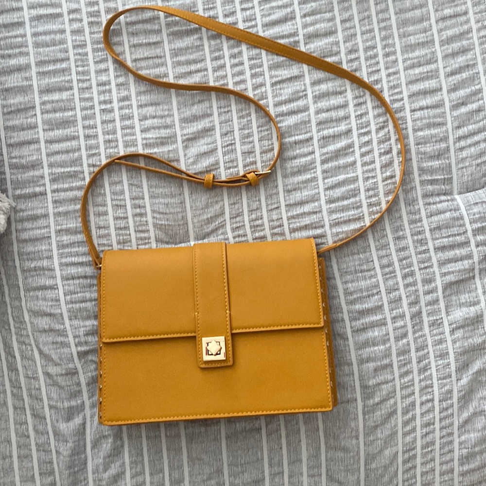 Shoulder purse